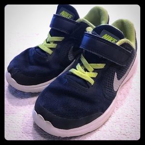 Nike Navy Blue Revolution 3 sneakers
